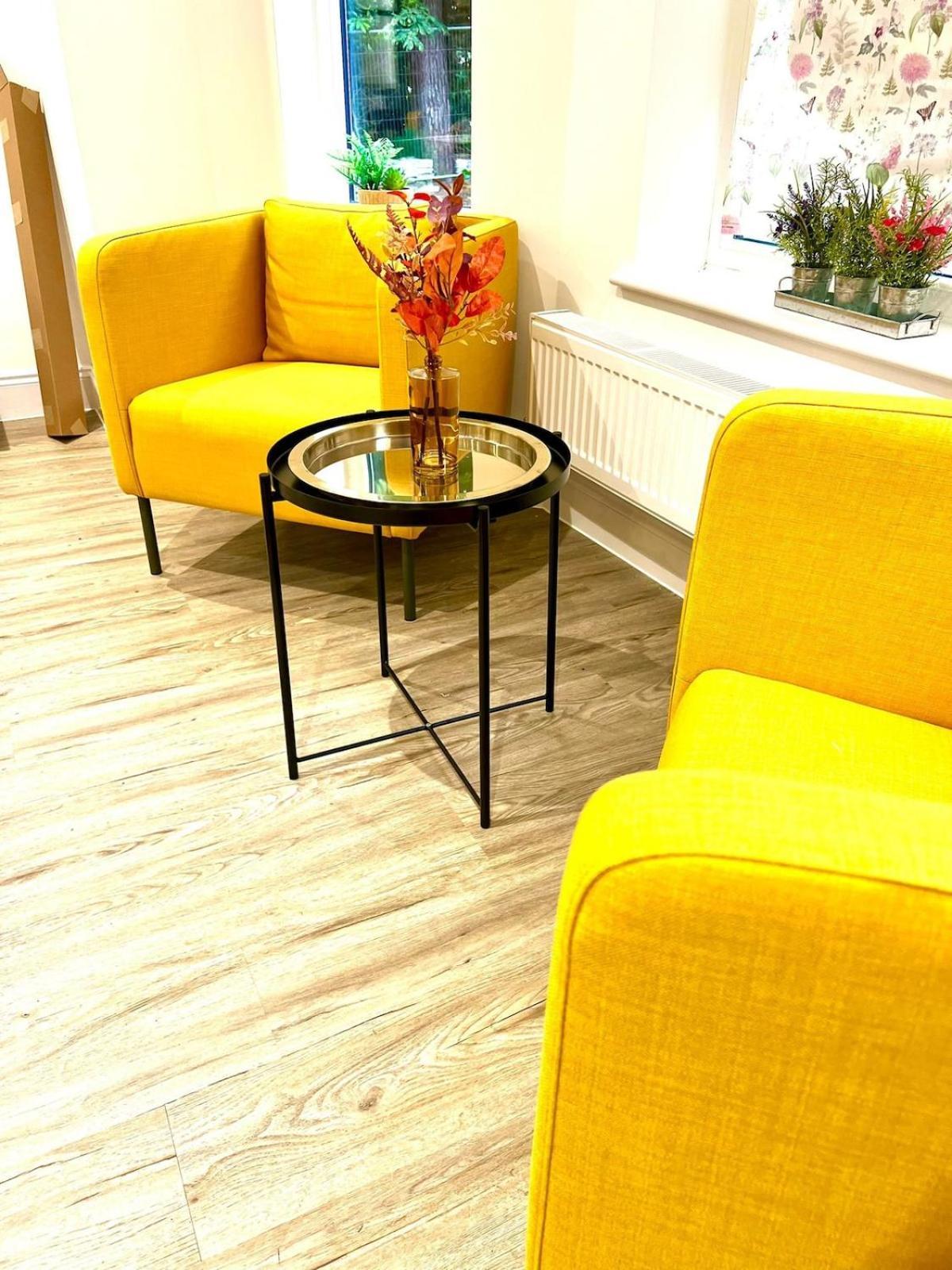 Brand New Apt - Beach Breeze Spacious 1-Bedroom Apartment With Parking - Sleeps 4 Ppl- Internet Борнмут Экстерьер фото